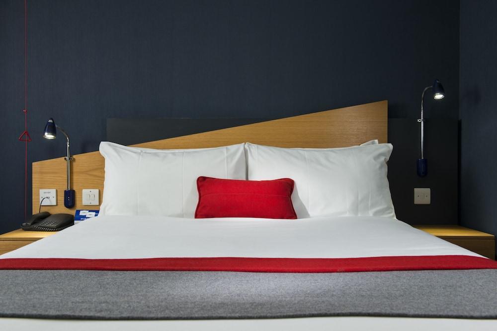 Holiday Inn Express Stoke-On-Trent By Ihg Buitenkant foto