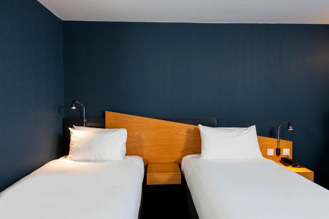 Holiday Inn Express Stoke-On-Trent By Ihg Buitenkant foto