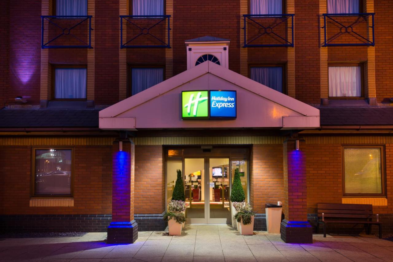 Holiday Inn Express Stoke-On-Trent By Ihg Buitenkant foto