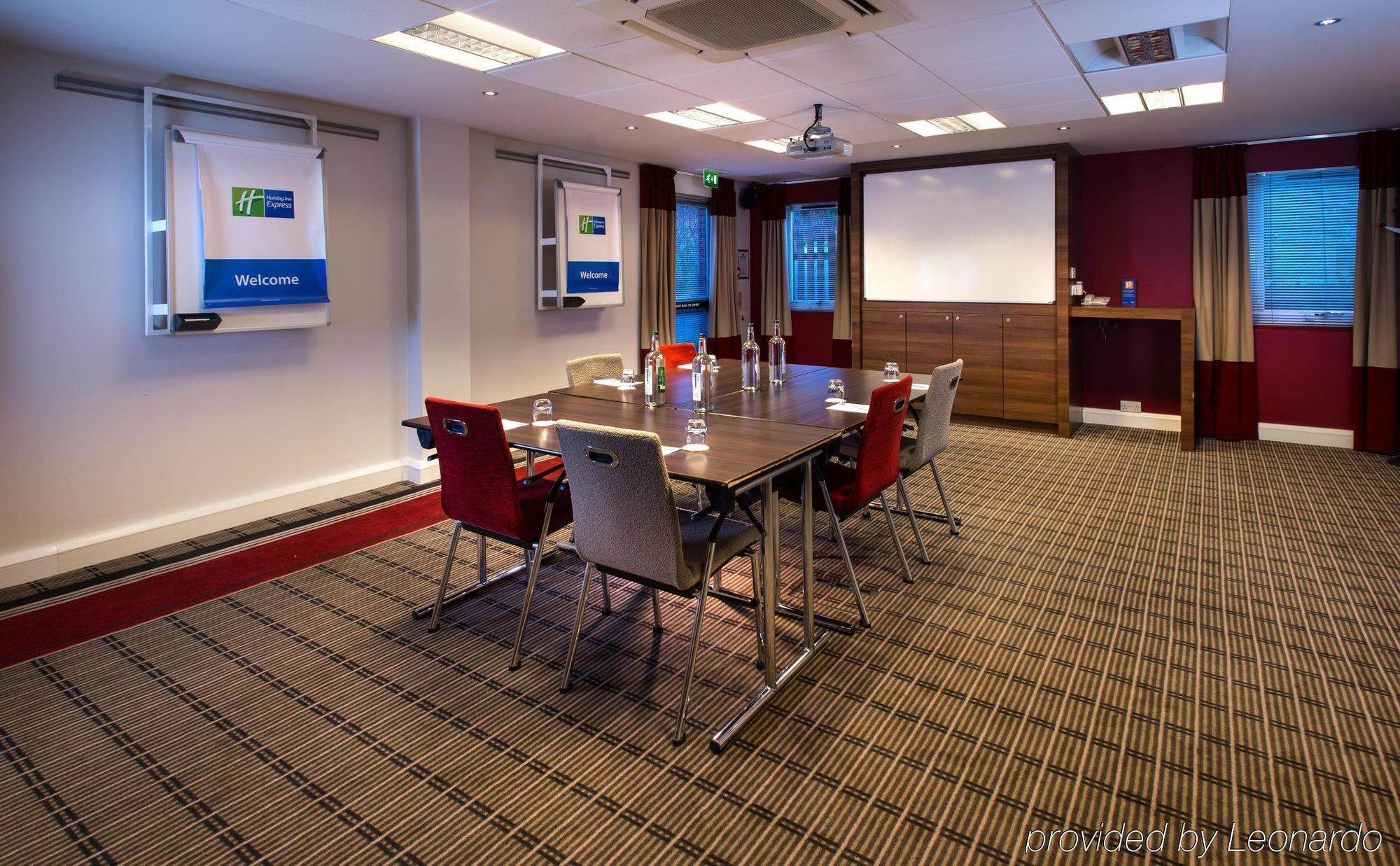 Holiday Inn Express Stoke-On-Trent By Ihg Buitenkant foto