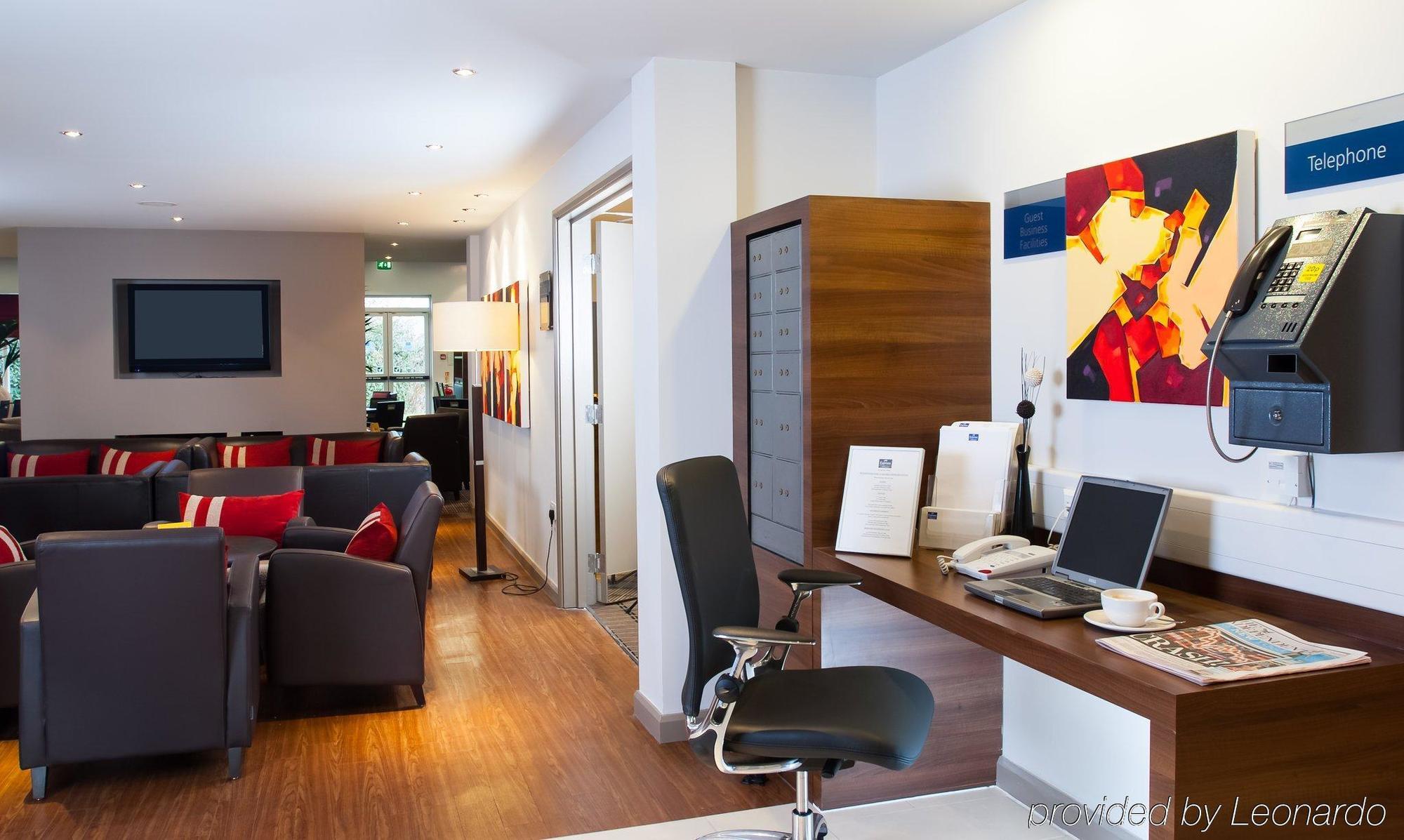 Holiday Inn Express Stoke-On-Trent By Ihg Buitenkant foto