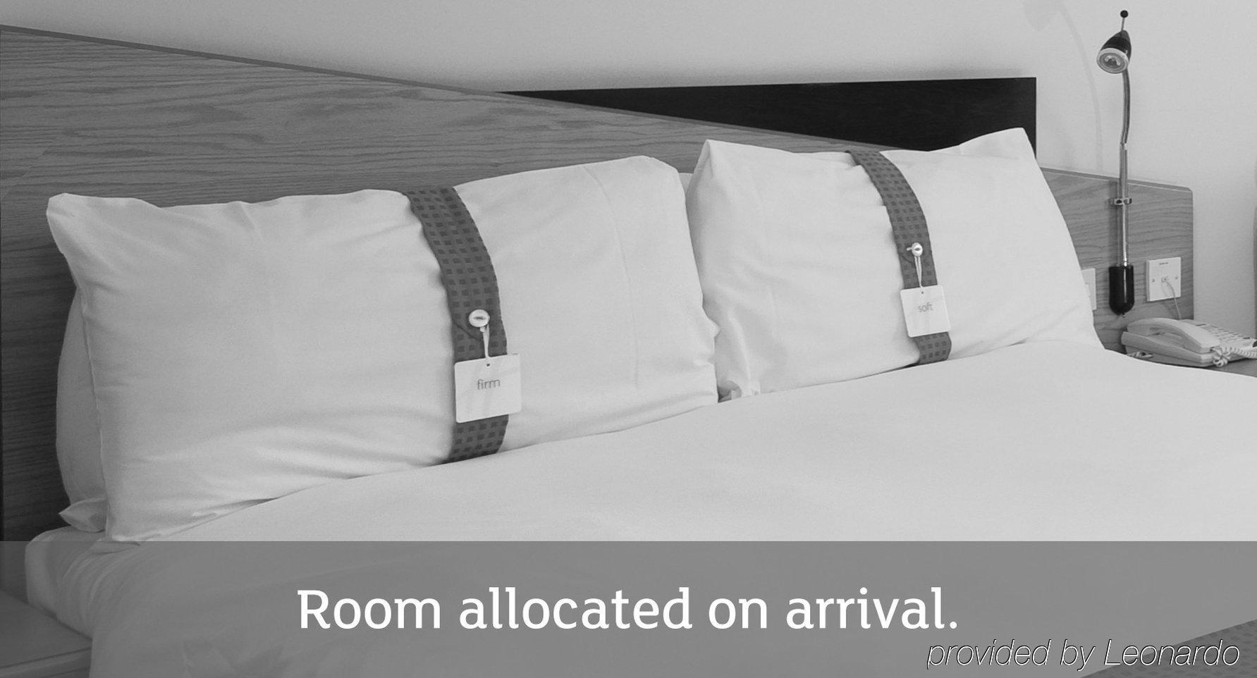 Holiday Inn Express Stoke-On-Trent By Ihg Buitenkant foto