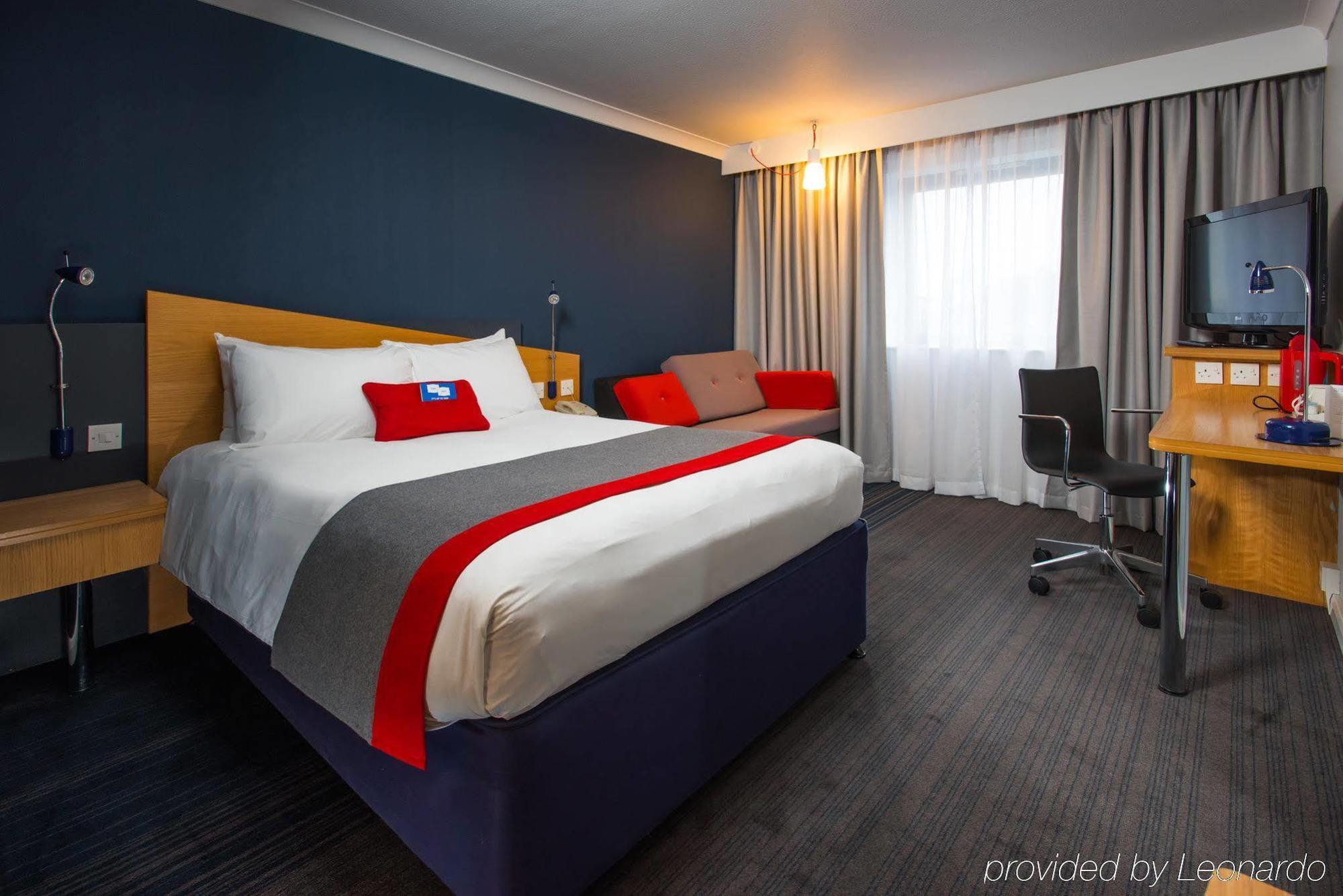 Holiday Inn Express Stoke-On-Trent By Ihg Buitenkant foto
